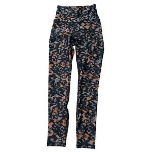 NWT Fabletics Ultra High Waisted Legging Wild Camo Coldweather Size S/6